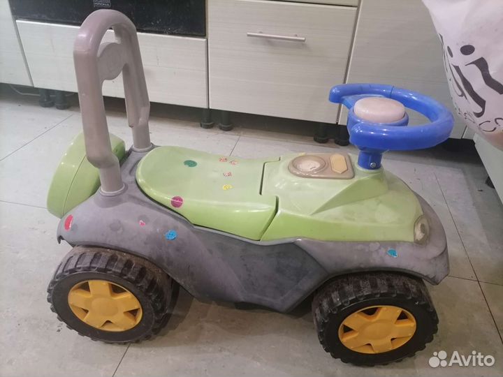 Машинка каталка толокар