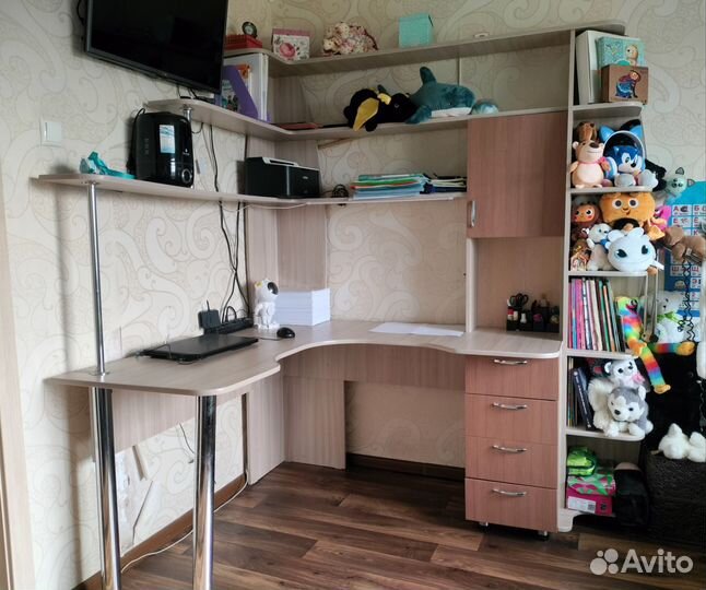 Компьютерный стол