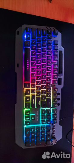 Игровая клавиатура, наушники и мышь