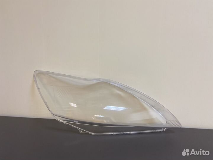 Стекло фары Форд Фокус 2/ Ford Focus 2 2008-2011