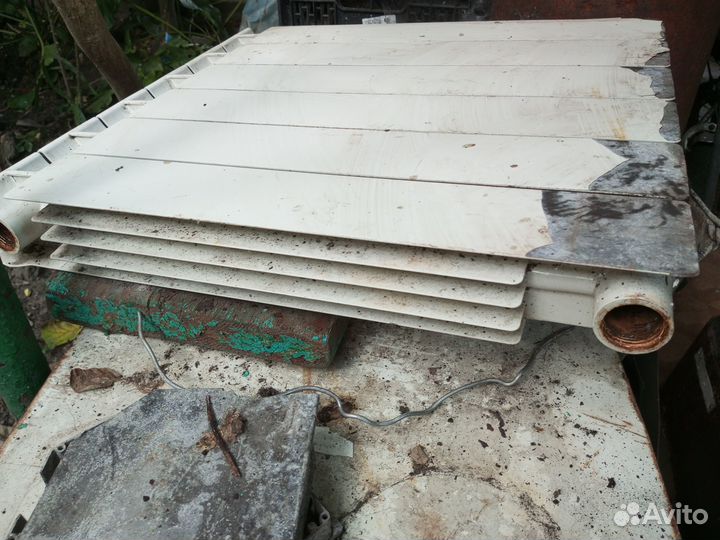 Чугунный радиатор/батарея течет 4 секции