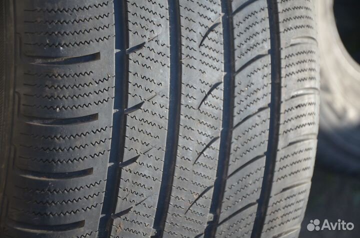 Tracmax Ice-Plus S220 315/35 R20