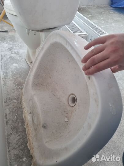 Унитаз, бачок, крышка, раковина