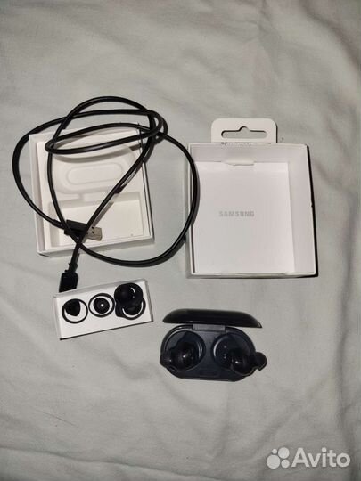 Беспроводные наушники samsung galaxy buds plus