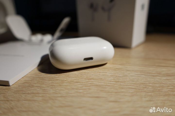 Apple Airpods pro 1 ориг. (дефект правого наушника