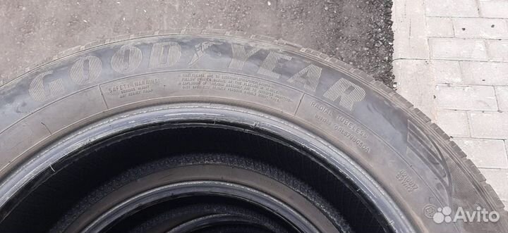 Goodyear EfficientGrip SUV 215/60 R17