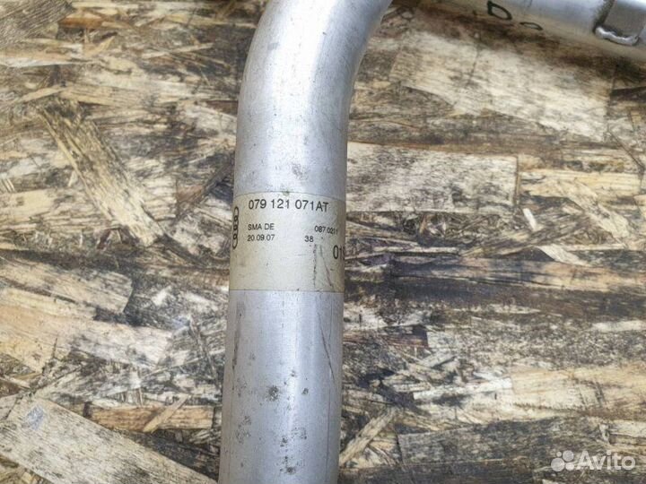 Патрубок системы охлаждения Audi R8 4.2 2008