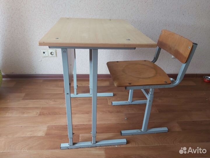 Парта-письменный стол+стул