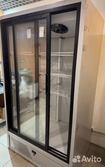 Холодильный шкаф