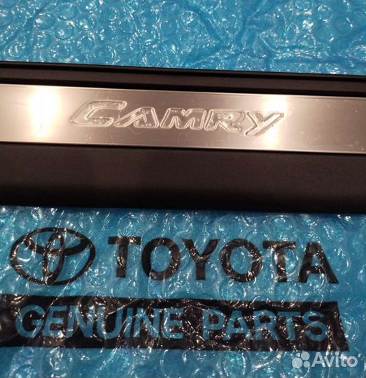 Накладка проема двери Camry 50 передняя правая NEW