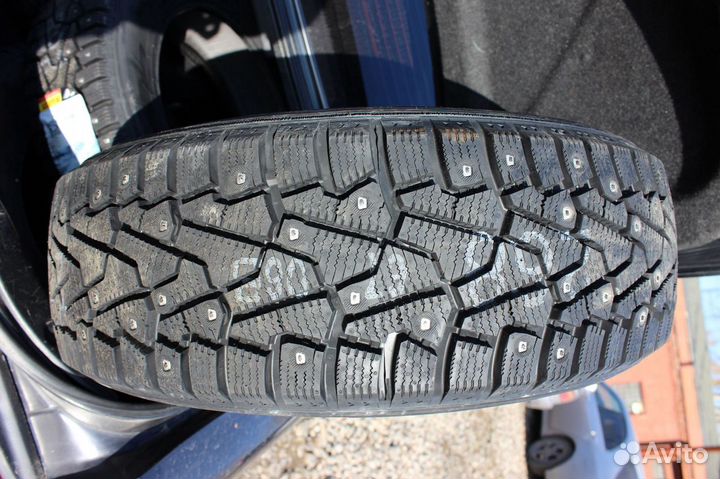 Pirelli Winter Ice Zero 305/35 R21