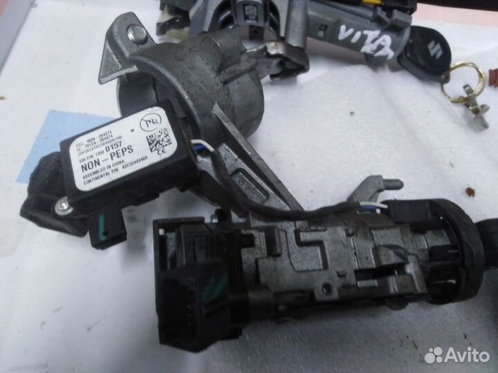 Opel Astra J Замок Зажигания с Ключом Опель Астра