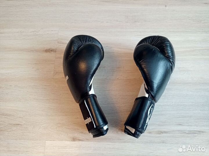 Боксерские перчатки. Натуральная кожа