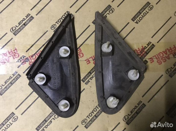 Накладка крыла переднего Mitsubishi Lance 9