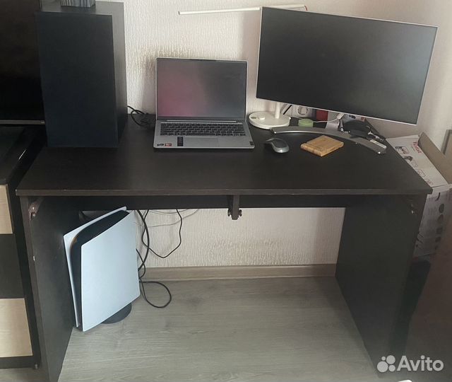 Письменный стол