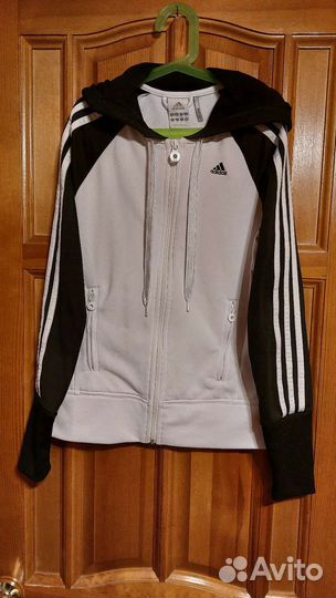 Спортивный костюм adidas 40-42