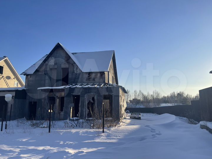 Дом 200 м² на участке 8 сот.