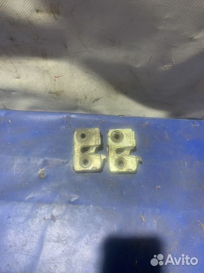 Замок двери наружний правый ваз 2110-12