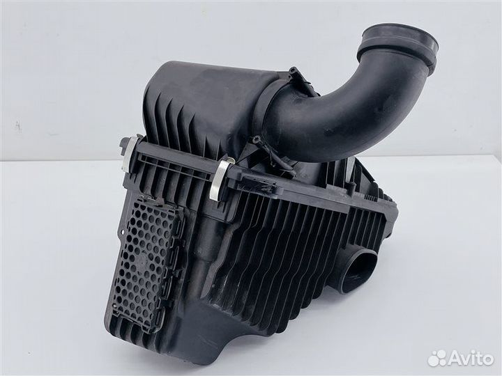 Корпус воздушного фильтра правый Porsche Cayenne
