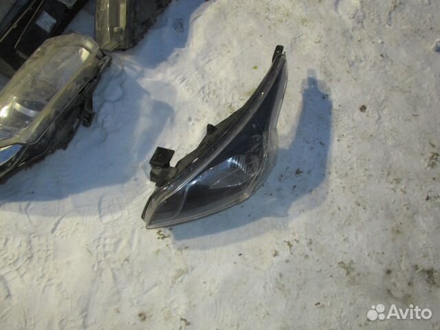 Кронштейн крепления левой фары Kia Rio 4 с 2017