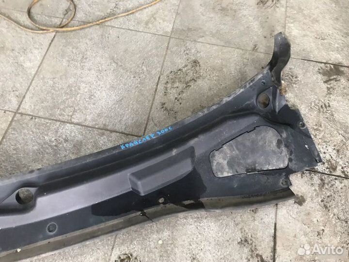 Жабо Chrysler 300C