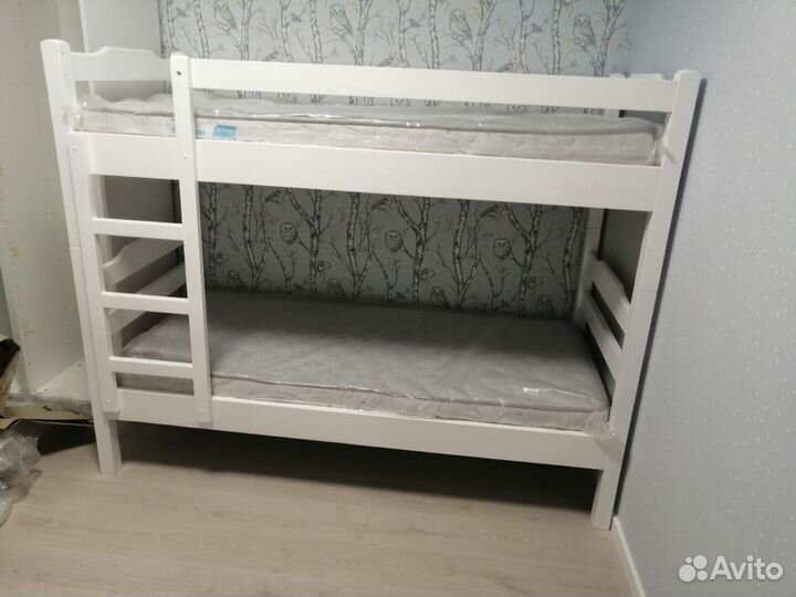 Детская двухъярусная кровать из массива