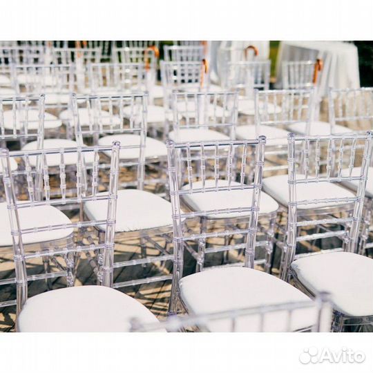 Столы Волна и стулья Кьявари в аренду в Уфе