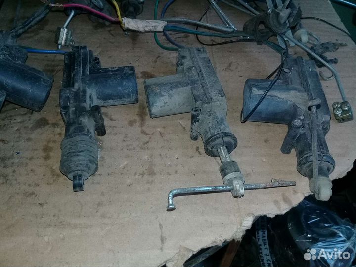 Замок центральный на сигнализацию