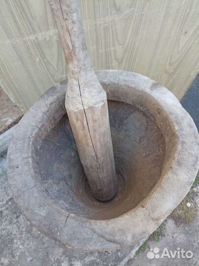 Старинная ступа с пестом