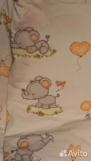 Детская кроватка с маятником