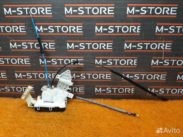 Замок двери задний правый Mercedes-Benz E-Class