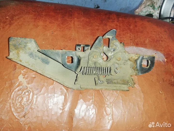 Замок капота Опель Фронтера А