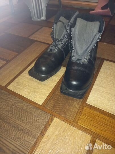 Лыжные ботинки