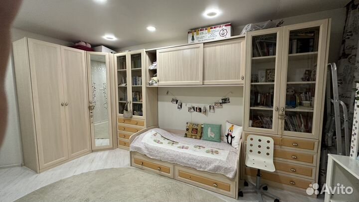 Набор детской мебели бу