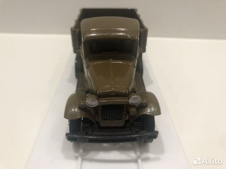 Полугусеничный военный грузовик (вездеход) зис