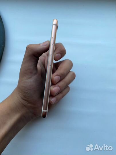 Телефон iPhone 8 64 gb