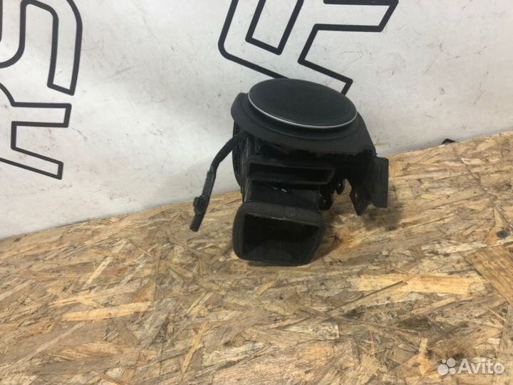 Дефлектор воздушный передний левый Kia Soul 2