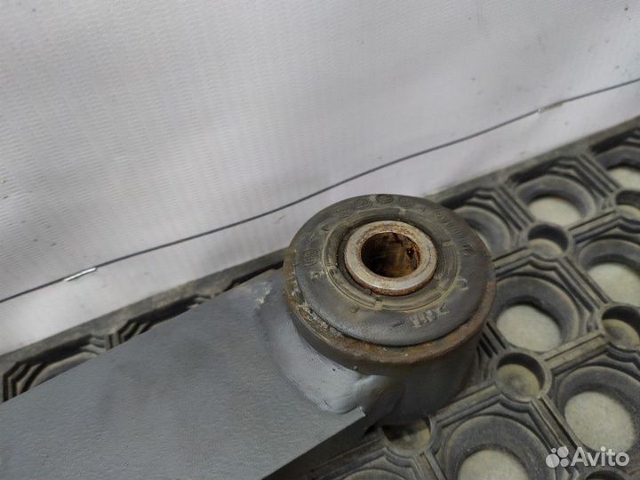 Стойка переднего стабилизатора