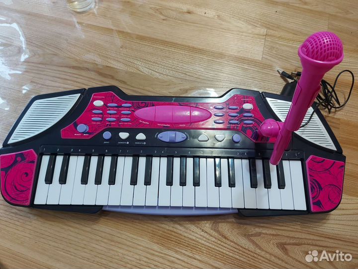 Детский синтезатор с микрофоном