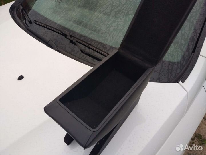 Подлокотник на Ford fusion