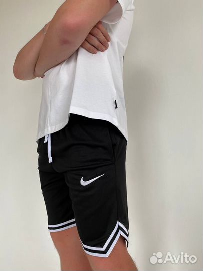 Шорты Nike (баскетбольные)