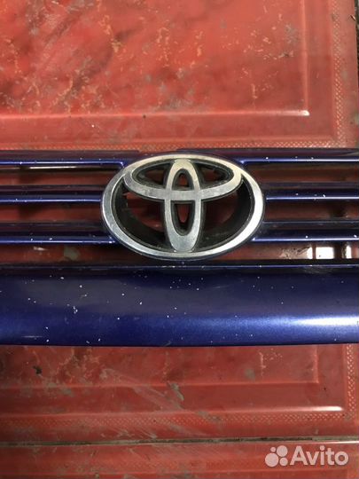 Решетка радиатора Toyota Corolla ае100 5аfe 1992