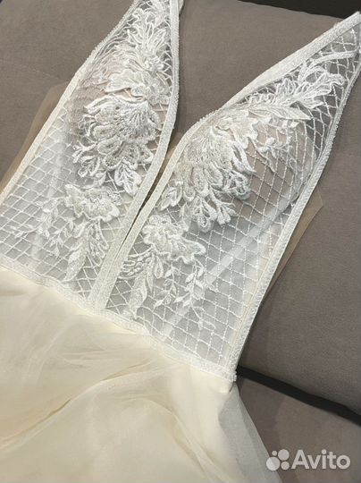 Аренда или продажа Свадебное платье со шлейфом