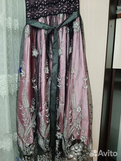 Продам платье размер 40-42