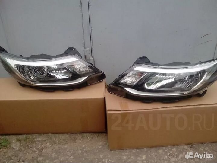 Фара Левая и Правая Кия рио (Новые)