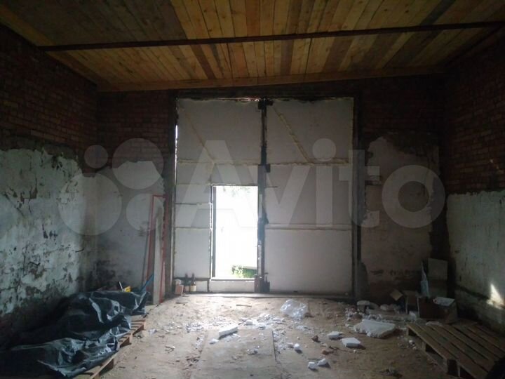 Гараж, > 30 м²