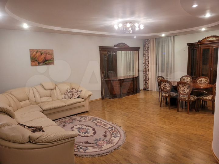 4-к. квартира, 142,4 м², 3/7 эт.