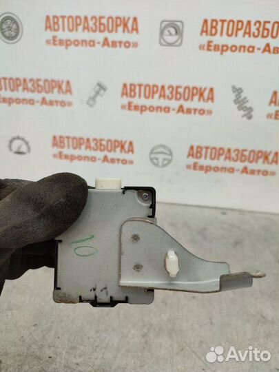 Блок управления центральным замком Toyota Hi Lux 3