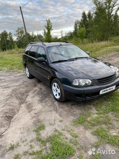 Toyota Avensis 2.0 AT, 2000, 250 000 км