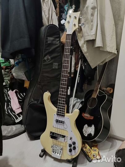 Бас-гитара Rickenbacker 4001